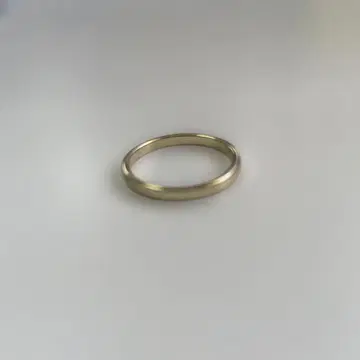 심플한 골드 컬러 반지