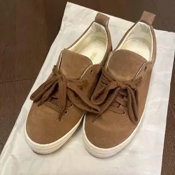 콩트와르 데코토니에 브라운 스웨이드 스니커즈
