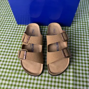 BIRKENSTOCK 버켄 애리조나 스웨이드 소프트 풋 베드 샌들