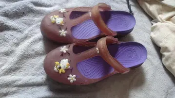 Crocs 클로그 샌들 헬로키티 꽃무늬 꽃무늬 브라운 퍼플