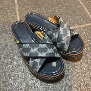 23.5 Michael Kors 크로스 스트랩 샌들 데님