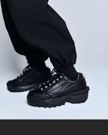 휠라 ADRER 블랙 스니커즈 휠라