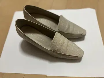 루타론 펌프스 베이지