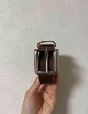브라운 가죽 메탈 버클 벨트