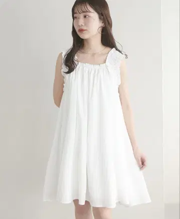 디스코트 umm. 어깨 프릴 미니 원피스
