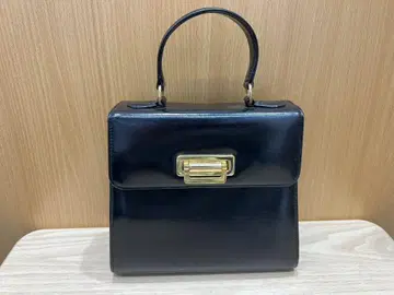 블랙 가죽 핸드백 골드 금장 장식