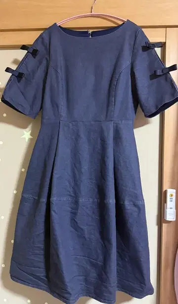 네이비 A 라인 원피스 레지나 레슬리