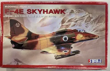 호비 월드 1/48 F-4E 스카이호크 FS002600