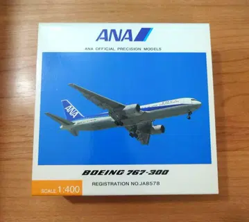 ANA 보잉 767-300 1:400 NH40016 JA8578