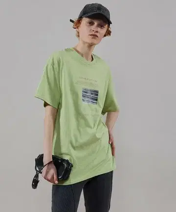라이트 그린 오버 사이즈 티셔츠