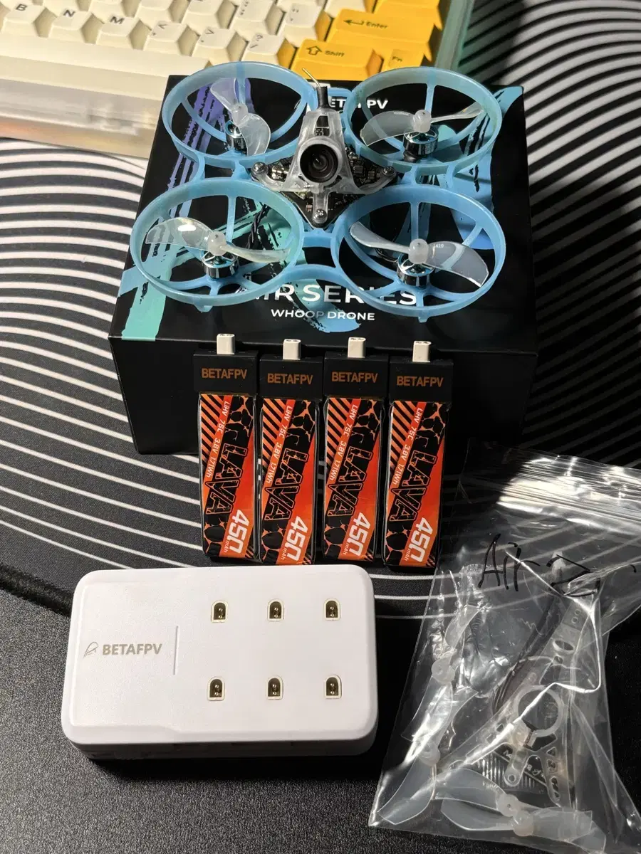 Air75 Analog Drone + 4 Batteries + Charger