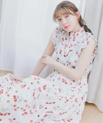 릴리안 캐럿 전개 프린트 티어드 원피스