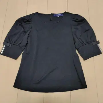 M'S GRACY 블랙 반팔 상의 38