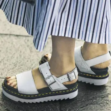 Dr.Martens ZEBRILUS VOSS SANDALS UK5 화이트