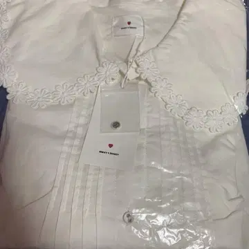 메리 제니 꽃 카라 블라우스 화이트 긴팔