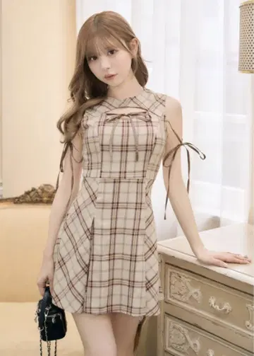 미셸 마카롱 프론트 오픈 체크 미니 원피스
