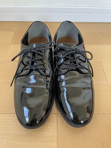 블랙 레이스업 슈즈 (검정, 광택 있음)