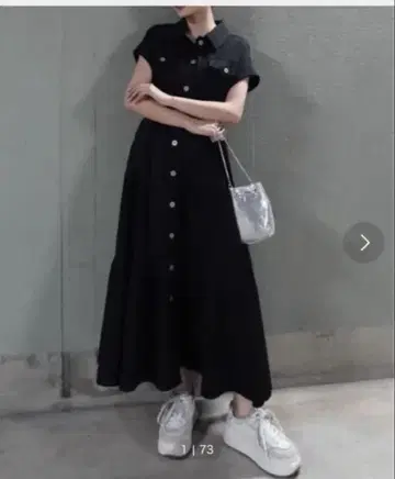 리엔다 롤업 슬리브 티어드 셔츠 원피스 블랙