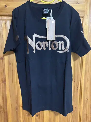 Norton 티셔츠 블랙 백 디자인
