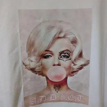 마릴린 몬로 프린트 티셔츠