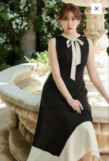새상품 herlipto Imperia Asymmetric Dress 완판