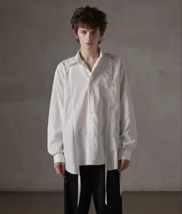 GRANCY 24SS 데미지 도킹 디자인 셔츠