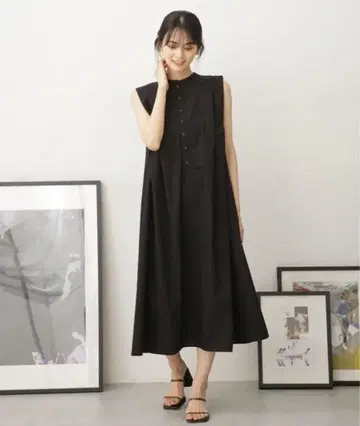 NANO univers 앞뒤 2way 턱 숄더 슬리브리스 원피스