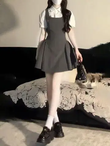 그레이 플레어 스커트 서스펜더 포함