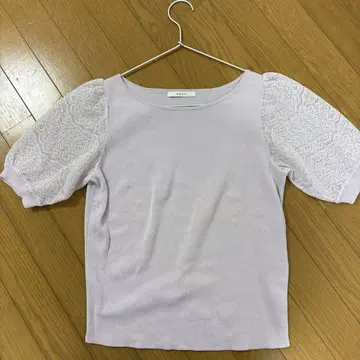ANAYI 연보라색 레이스 퍼프 슬리브 상의
