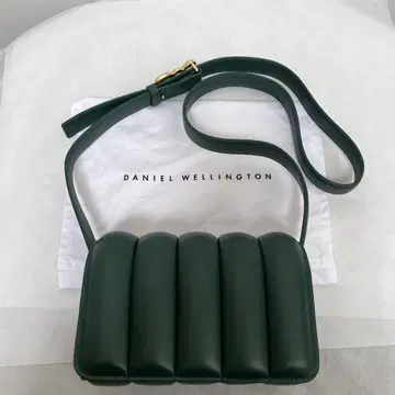 새상품 다니엘 웰링턴 Mini Sadie Bag Green