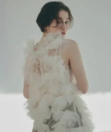 NOTREemor 비대칭 튤 탑