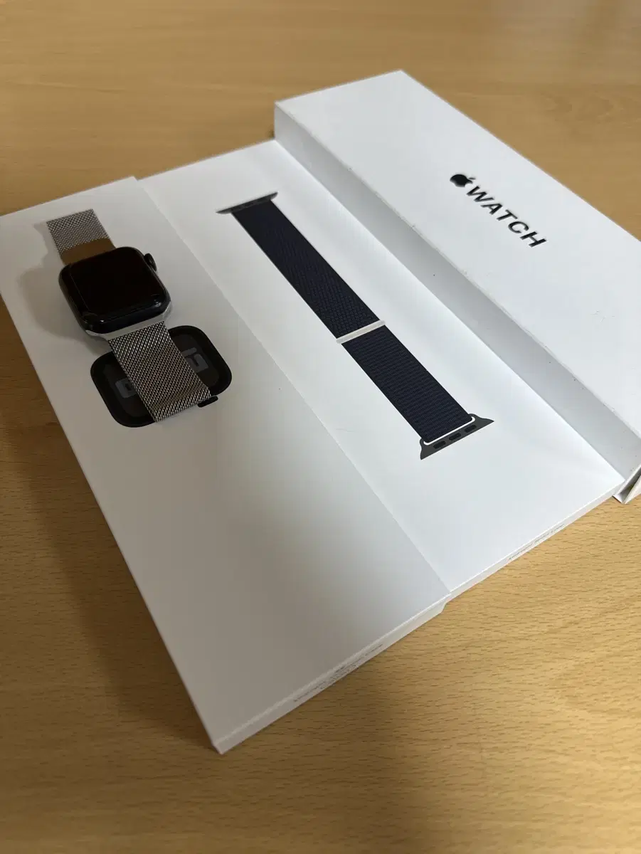 Apple Watch SE2 full box