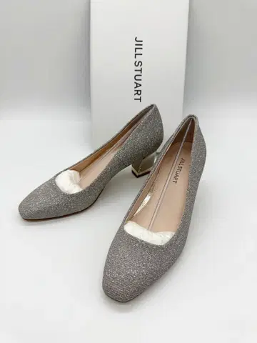 새상품 질스튜어트 스퀘어토 펌프스 23.5cm