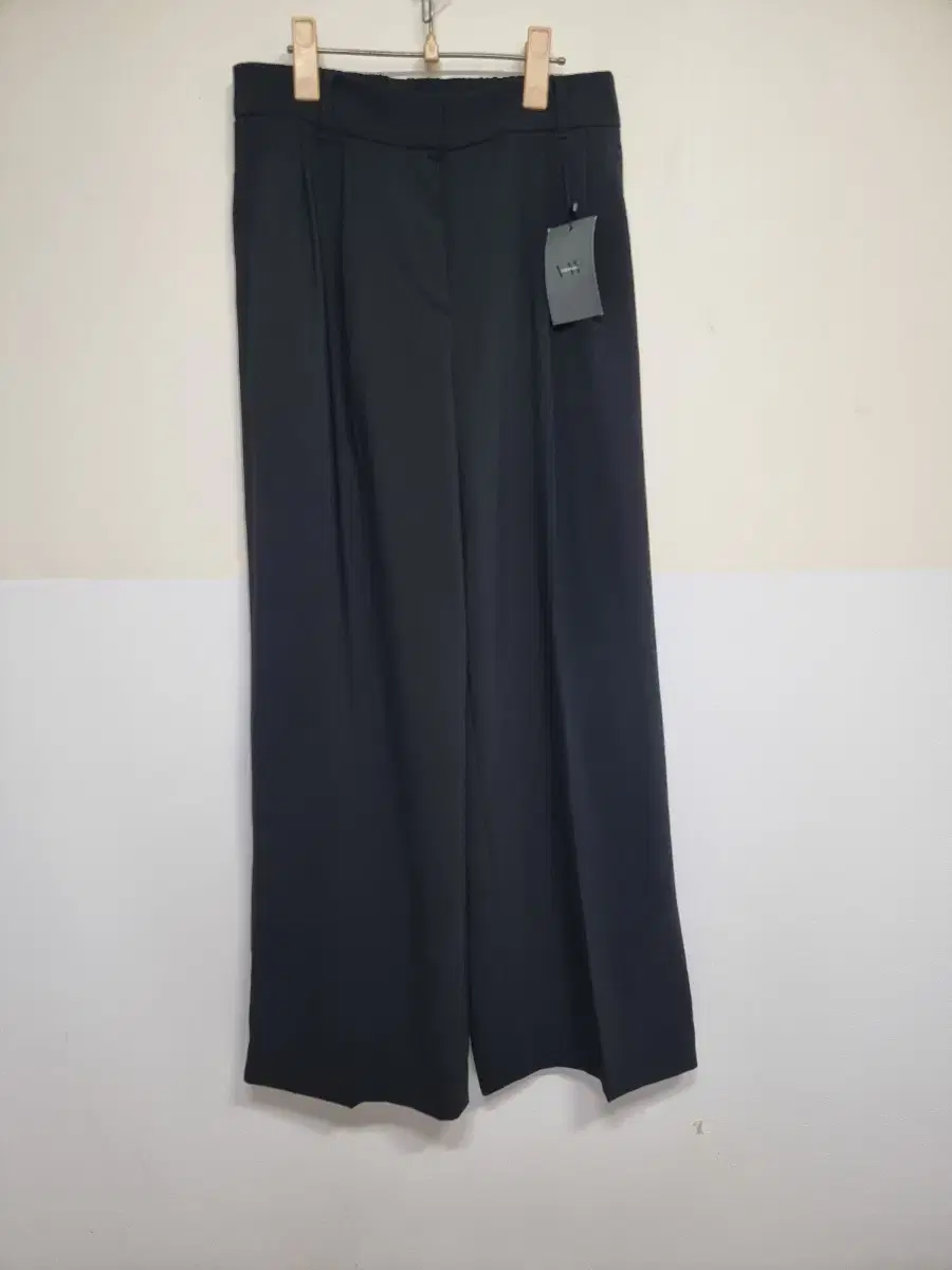 * Vera Wang Wide Summer Pants, Size 66