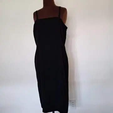 블랙 스트랩 드레스