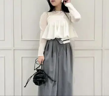 snidel 페플럼 크롭 상의
