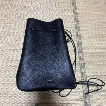 Hender Scheme 블랙 가죽 백