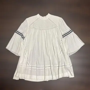 보더스 앳 발코니 튜닉
