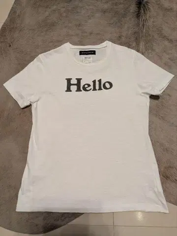 MADISONBLUE 매디슨 블루 Hello 티셔츠 화이트 01