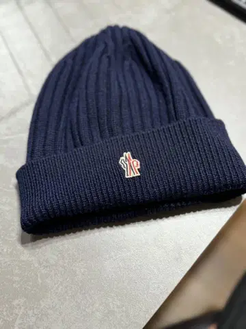 Moncler 네이비 니트 모자 유니섹스