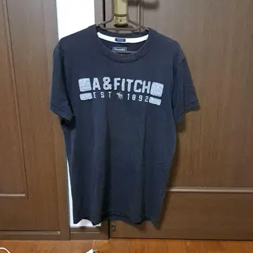 Abercrombie A&FITCH 블랙 티셔츠 S 사이즈