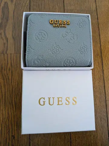 새상품급 GUESS 접이식 지갑 그레이