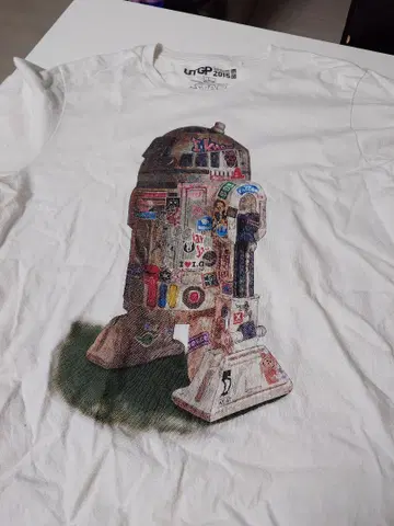유니클로 UTGP2015 R2-D2 프린트 티셔츠 화이트