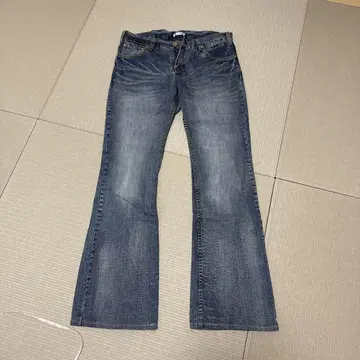 다크 블루 부츠 컷 데님