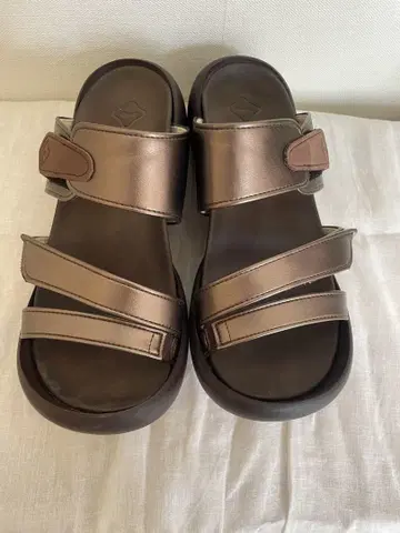 레게타카누 샌들