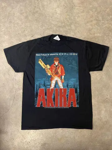 AKIRA 블랙 티셔츠 L 사이즈