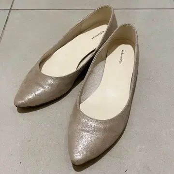 Au BANNISTER 플랫 펌프스 22.5cm 골드 베이지 라메