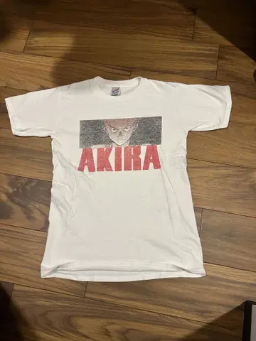 AKIRA 아키라 캐릭터 프린트 티셔츠
