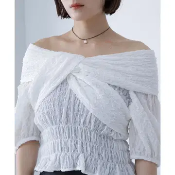 내추럴 뷰티 베이직 크로스 리본 블라우스