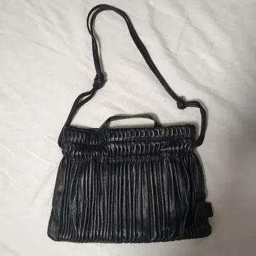 블랙 가죽 숄더백